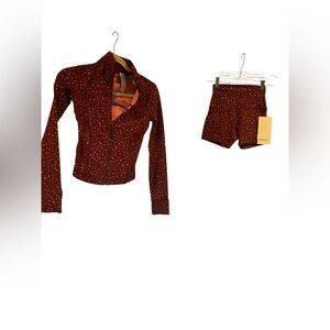 NWT Lululemon define cropped & shorts set HEART SCATTER DOT BURGUNDY Size 2